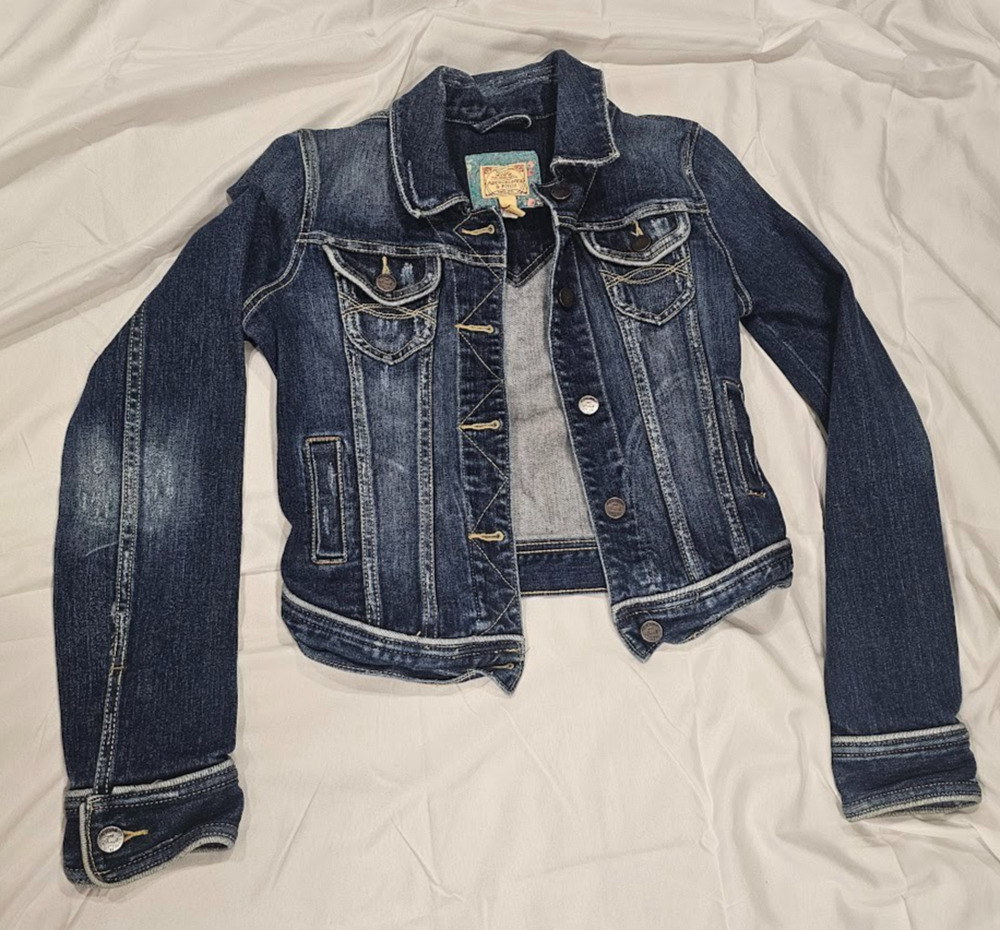 Abercrombie & Fitch Women's Dark Blue Distressed Crop Waist Denim Jean Jacket S